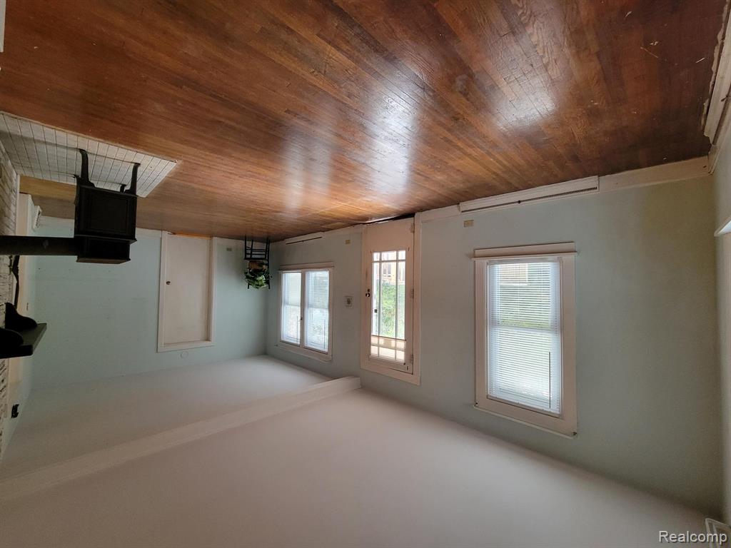 205 Park Avenue, Holly, MI 48442 — Photo 5