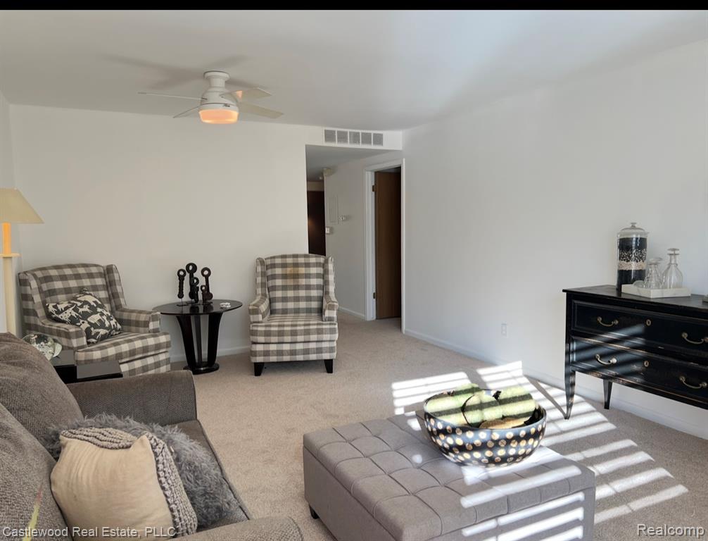 947 Wexford Way, Rochester Hills, MI 48307 — Photo 2