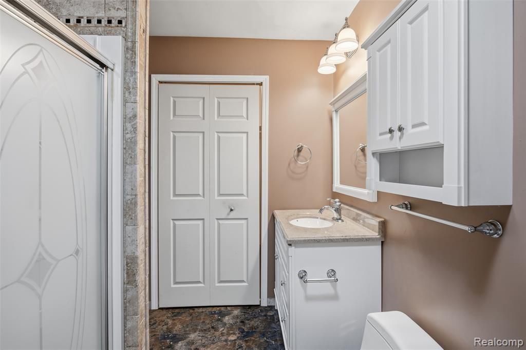 21650 Telegraph Road, Romulus, MI 48174 — Photo 34