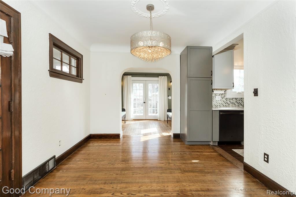 717 W 12 Mile Road, Royal Oak, MI 48073 — Photo 11