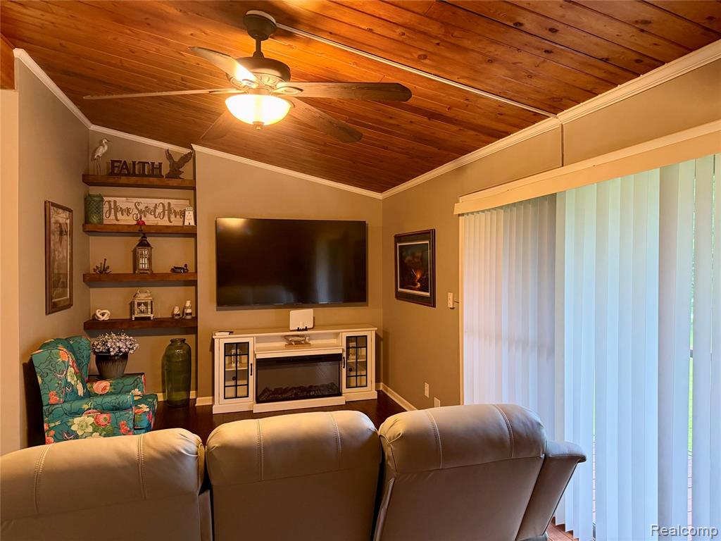 29589 Jefferson Avenue, 15, Gibraltar, MI — Photo 11