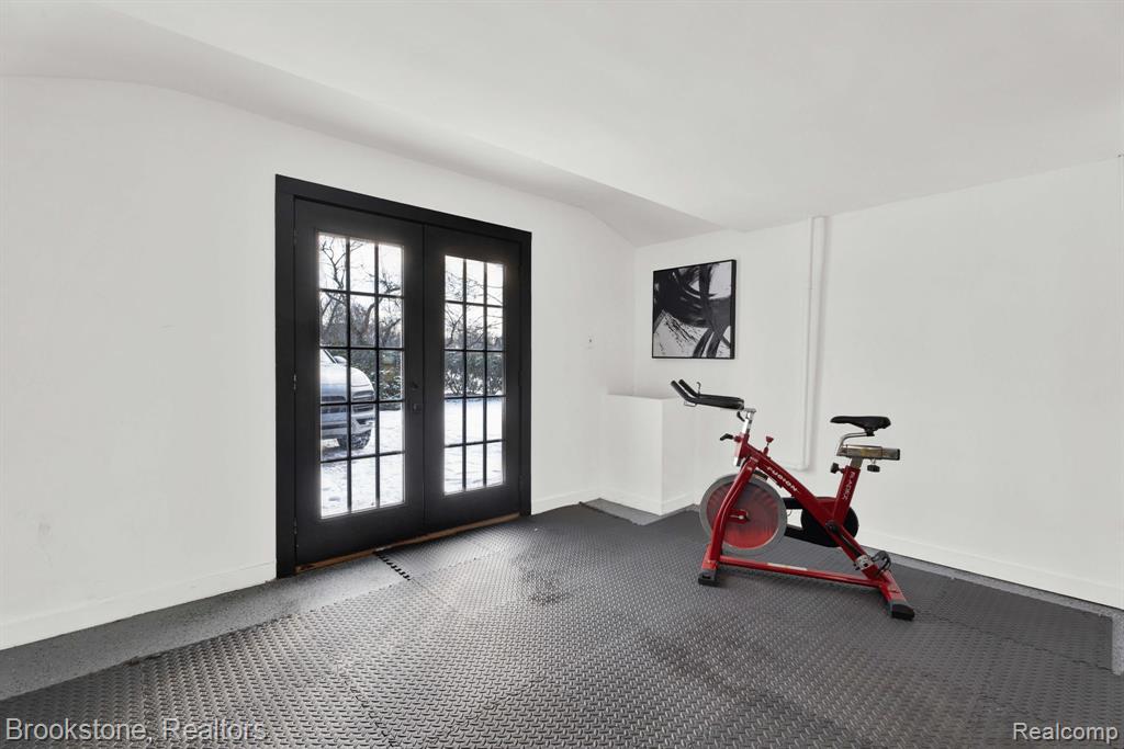 16046 W 13 Mile Road, Beverly Hills, MI 48025 — Photo 28