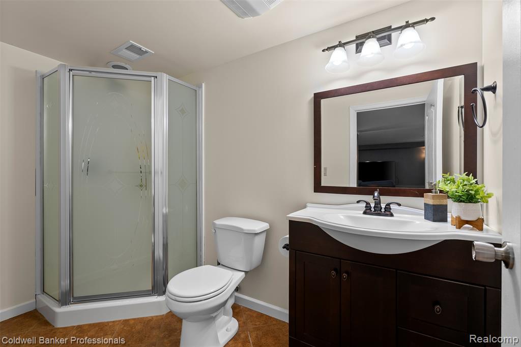 46985 Glastonbury Drive, Canton, MI 48188 — Photo 44