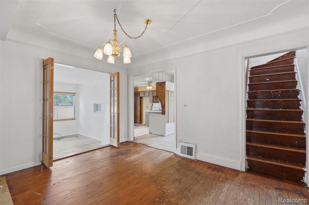 75 Preston Avenue, Waterford, MI 48328 — Photo 10