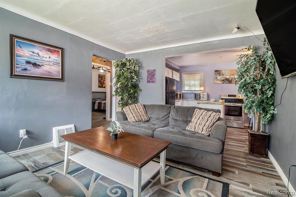 16520 Lenore, Detroit, MI 48219 — Photo 9