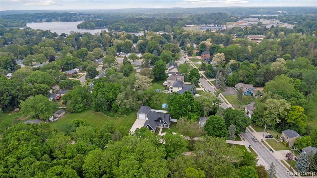 595 BRIGHTON LAKE RD, Brighton, MI 48116 — Photo 58