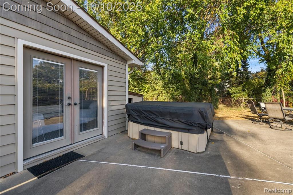 7496 Cornwall Court, West Bloomfield, MI — Photo 39
