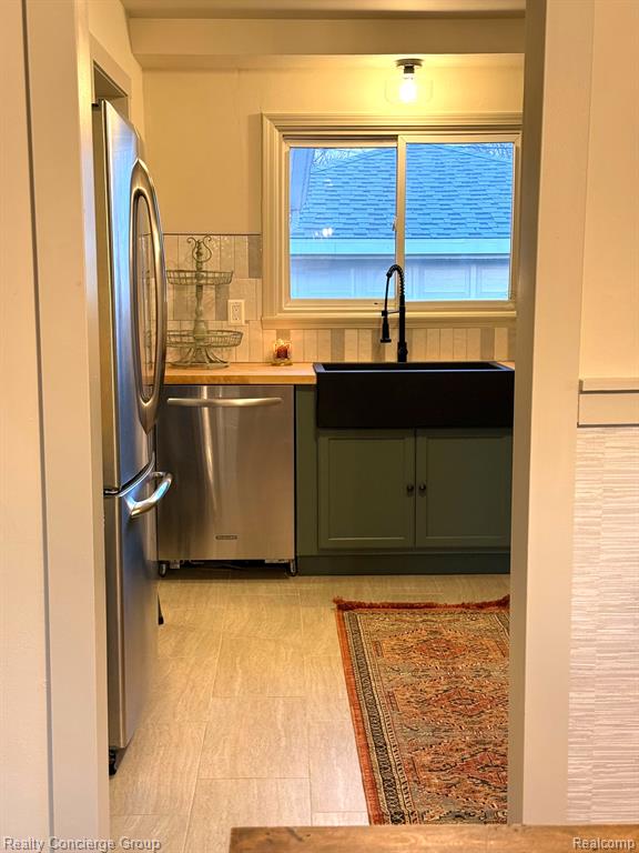 400 N LEONA Avenue, Garden City, MI — Photo 8