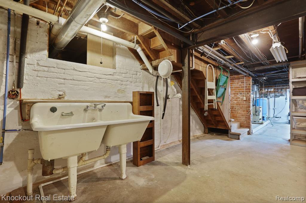 5383 Riverview Drive, Bridgeport, MI 48722 — Photo 50