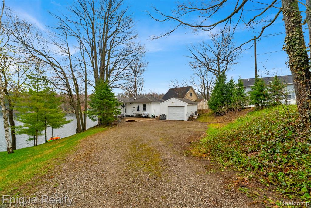 1962 INDIANWOOD Trail, West Branch, MI 48661 — Photo 11