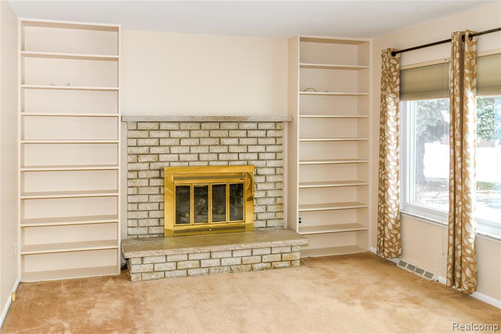 884 Eugene Drive, Oxford, MI 48371 — Photo 8