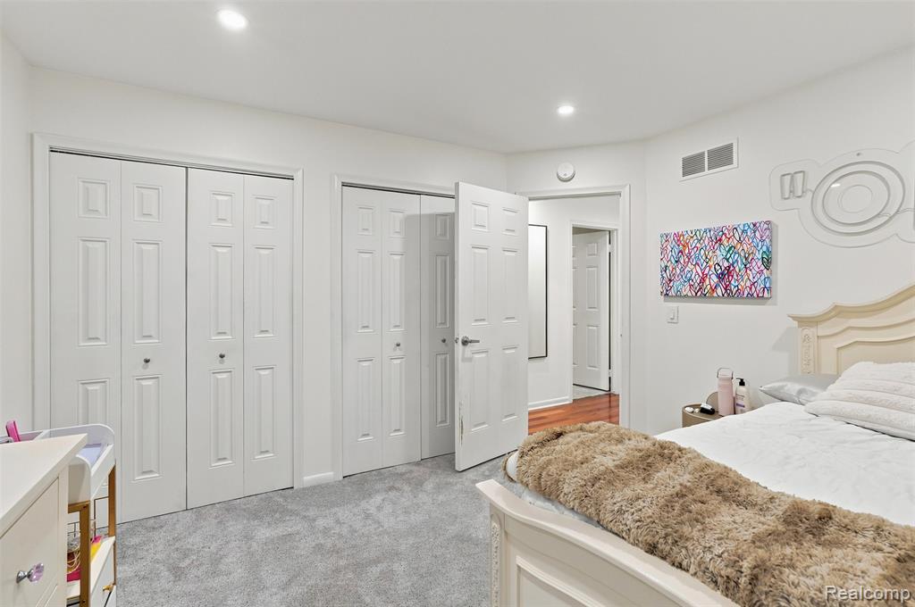 6012 Danbury Court, West Bloomfield, MI — Photo 32