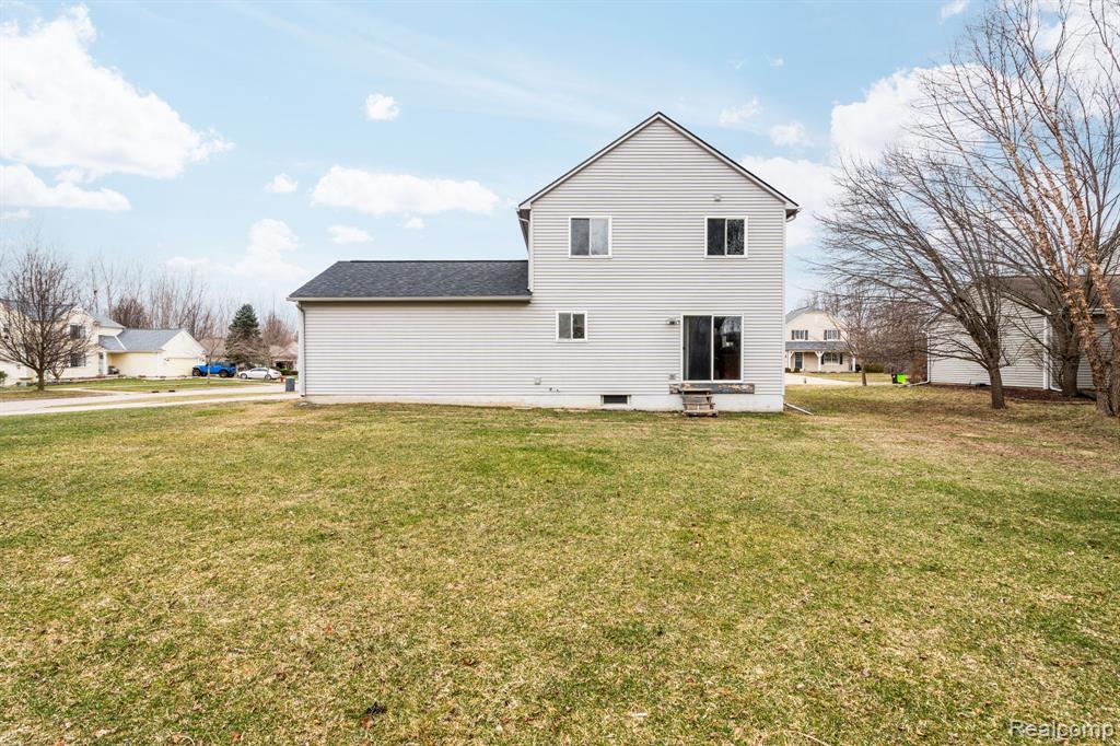 990 Waters Edge Lane, Fenton, MI 48430 — Photo 3