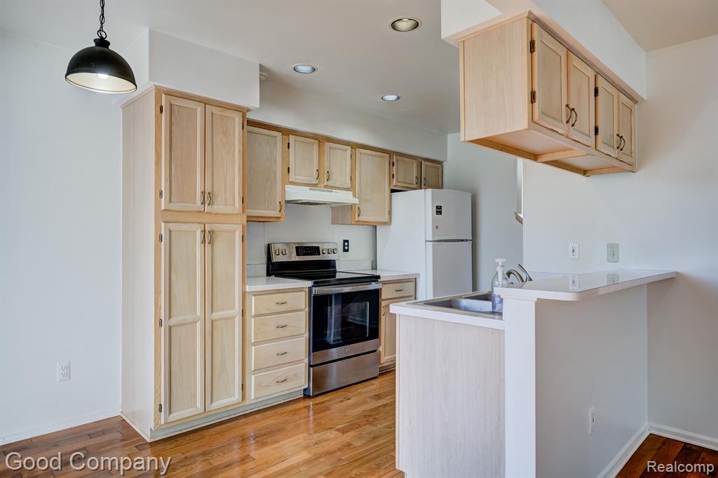 45293 HORSESHOE Circle, Canton, MI 48187 — Photo 10