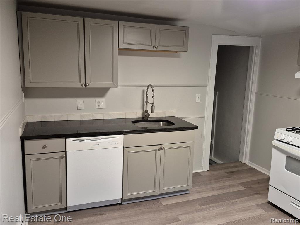 53 Elizabeth Street, River Rouge, MI 48218 — Photo 5
