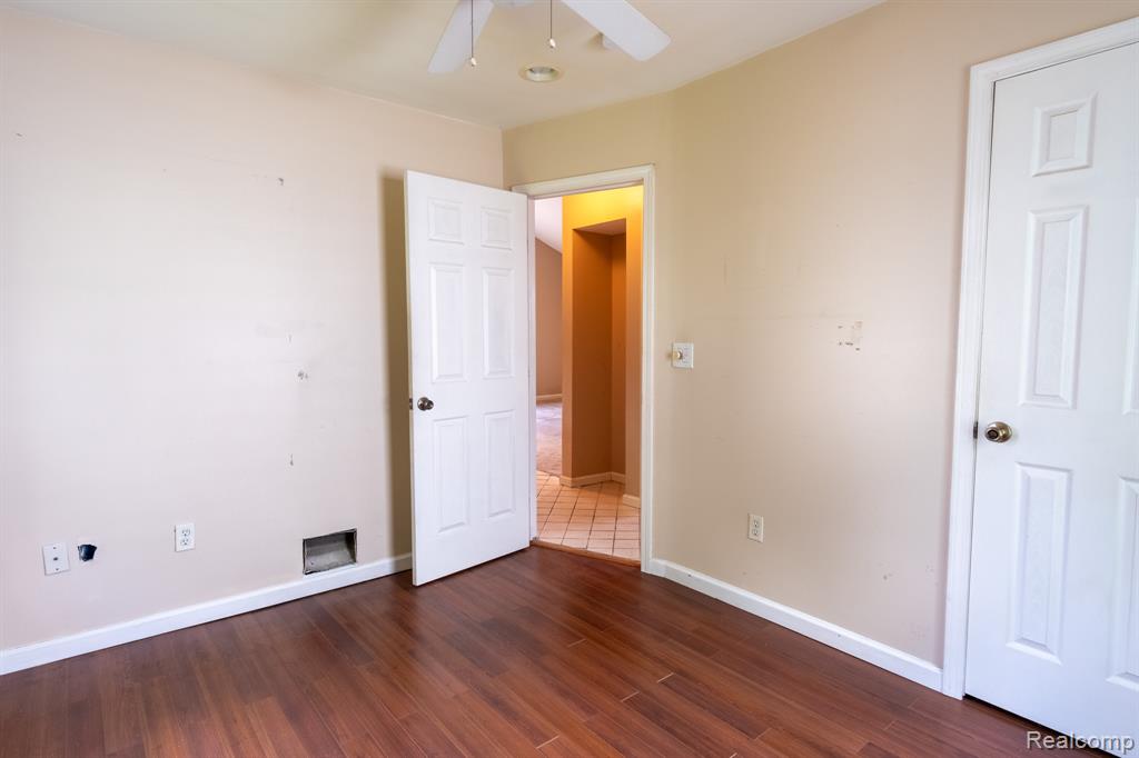 623 E Brockton Avenue, Madison Heights, MI 48071 — Photo 9