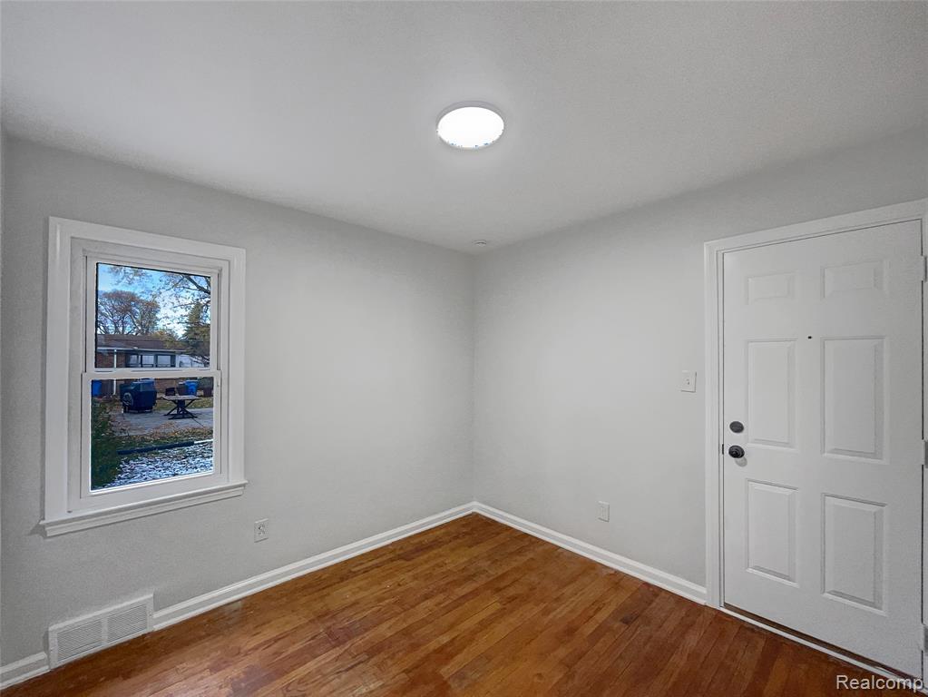 8212 Virgil Street, Dearborn Heights, MI 48127 — Photo 10