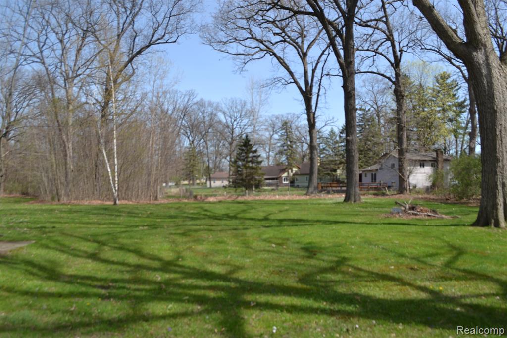 4427 Fenton Road, Burton, MI 48529 — Photo 5
