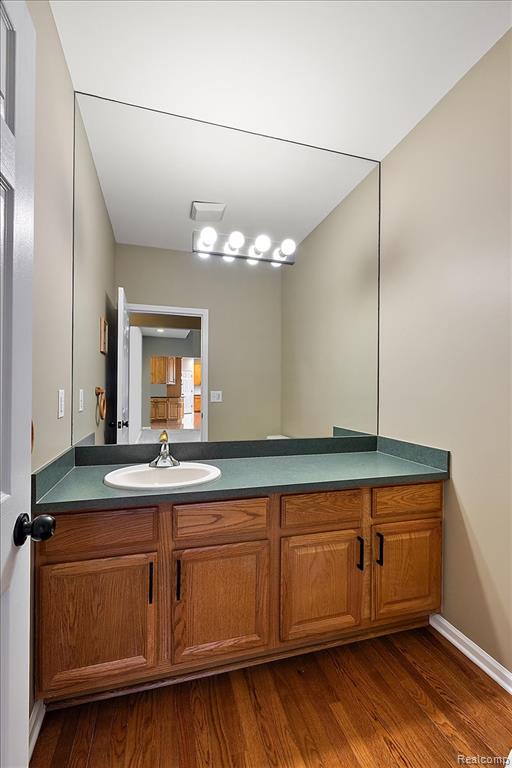 5390 Plantation Drive, Commerce Twp, MI 48382 — Photo 30