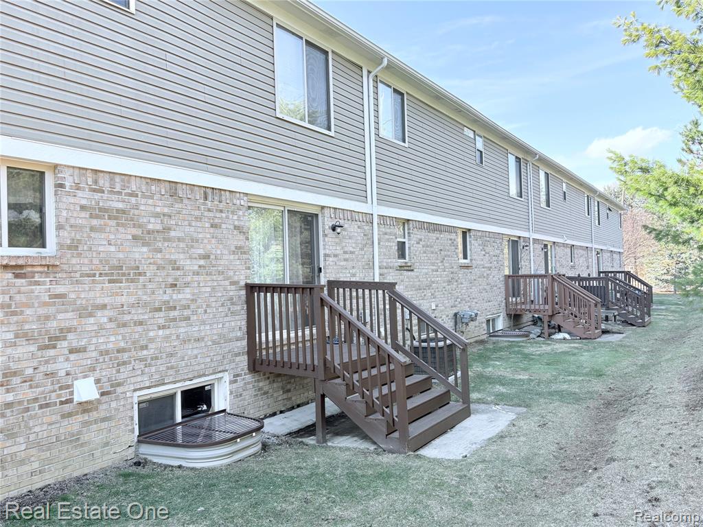 6178 Elarz Drive, Troy, MI 48085 — Photo 26