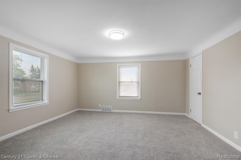 8771 E OUTER Drive, Detroit, MI 48213 — Photo 26