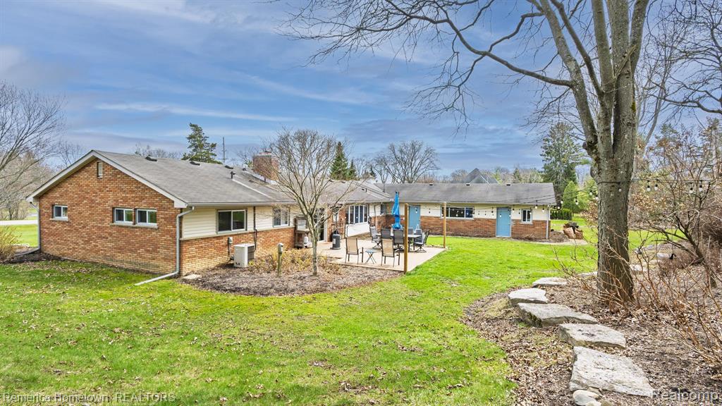 4360 SQUIRREL Road, Bloomfield Hills, MI 48304 — Photo 36