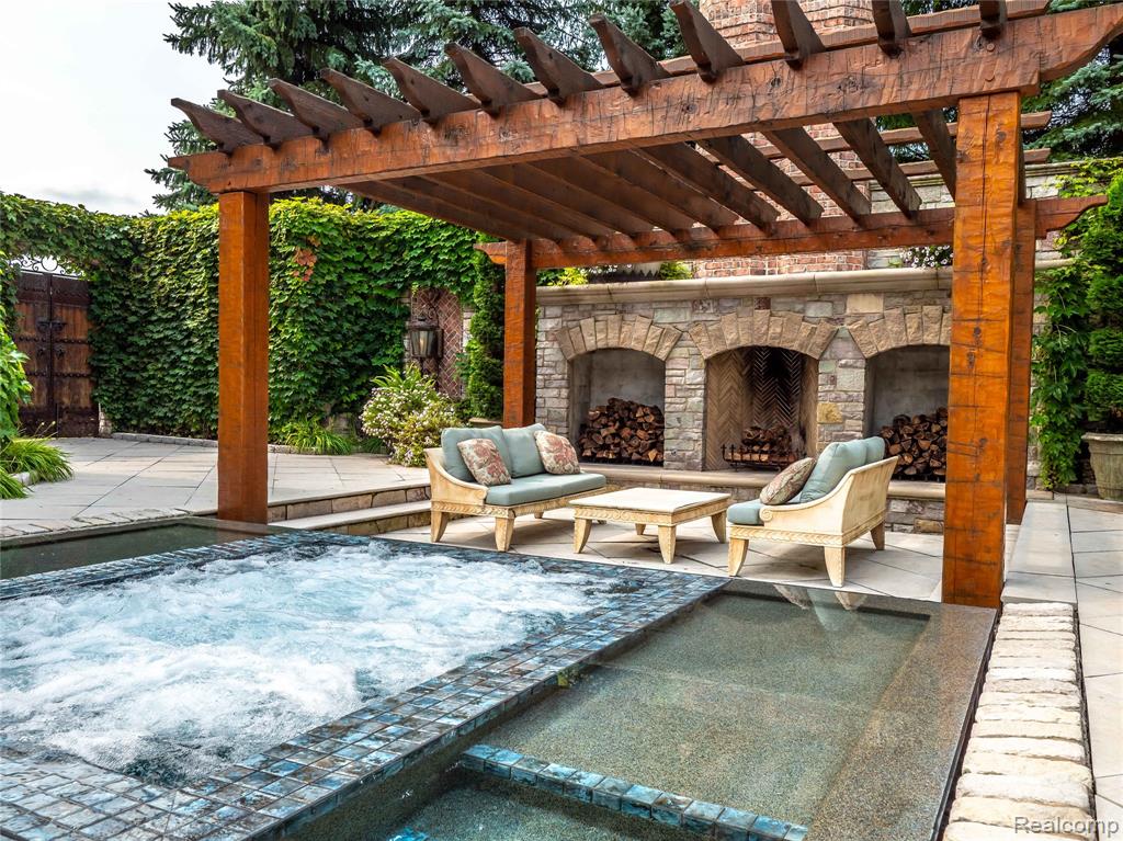 2756 Turtle Bluff Drive, Bloomfield Hills, MI, 48302