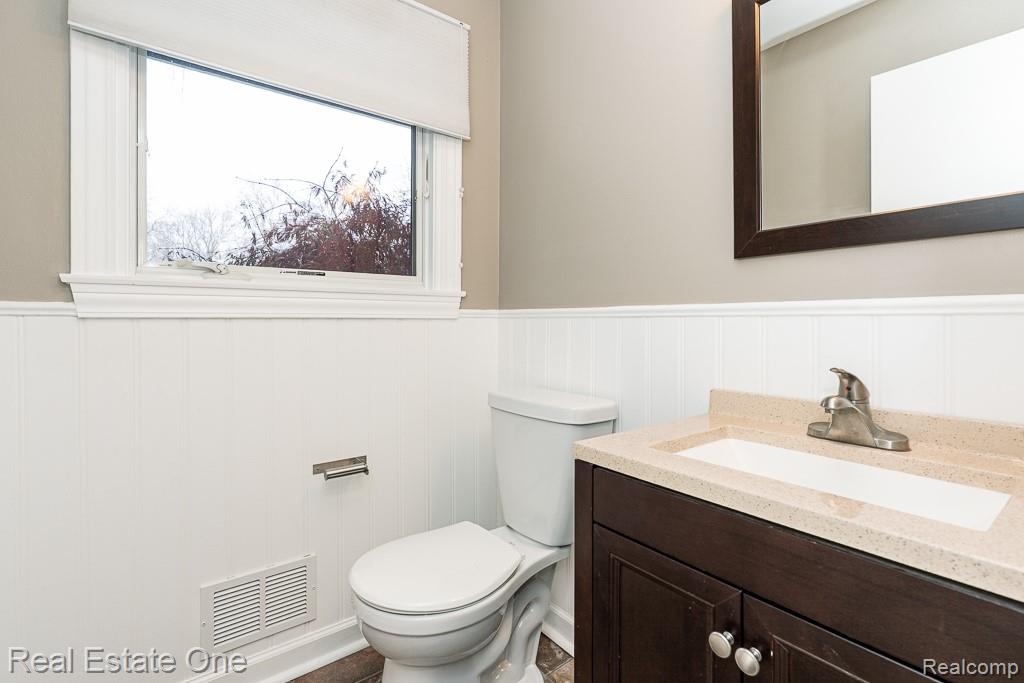732 Rutgers Road, Rochester Hills, MI 48309 — Photo 11