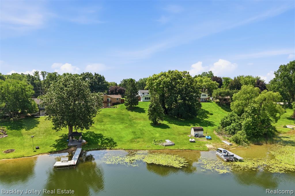 10507 Lafollette Drive, Brighton, MI 48114 — Photo 25