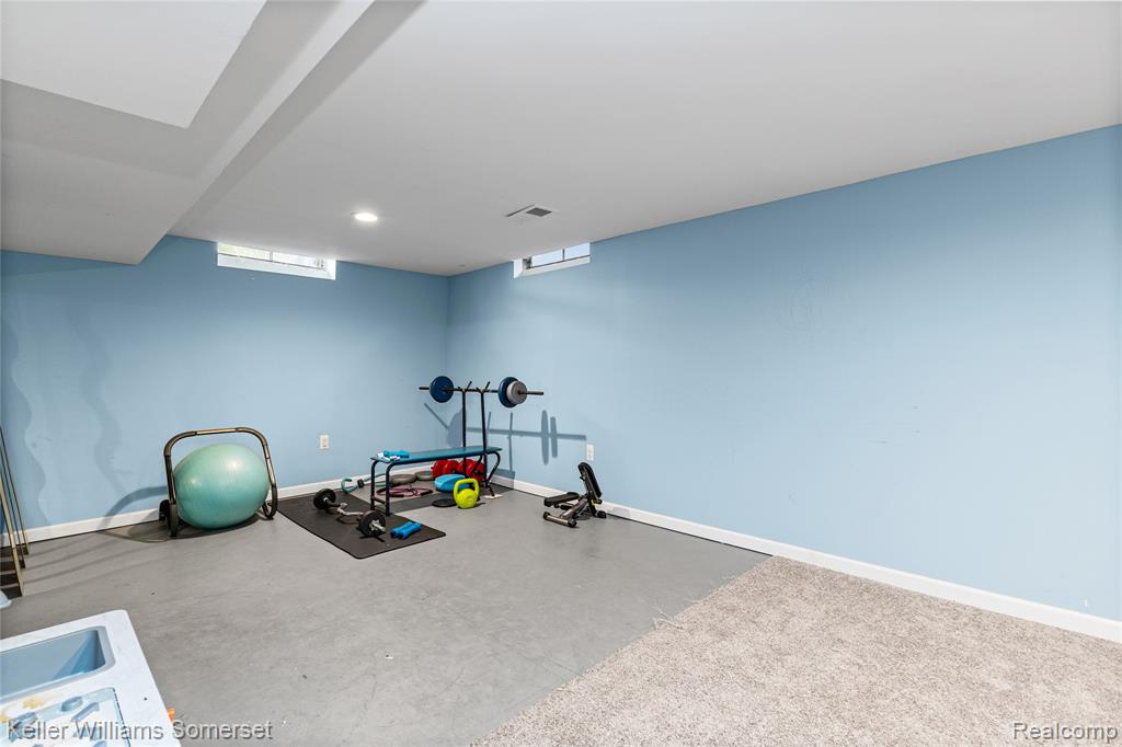 591 Clara Avenue, Pontiac, MI 48340 — Photo 33