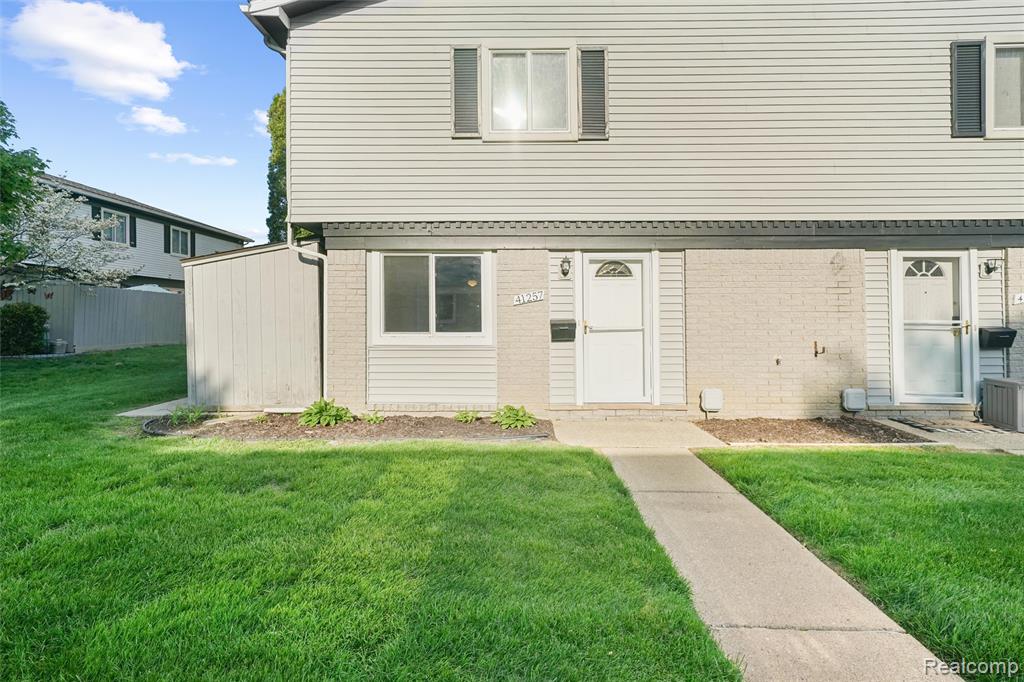 41257 S Woodbury Green Drive, Belleville, MI 48111 — Photo 2