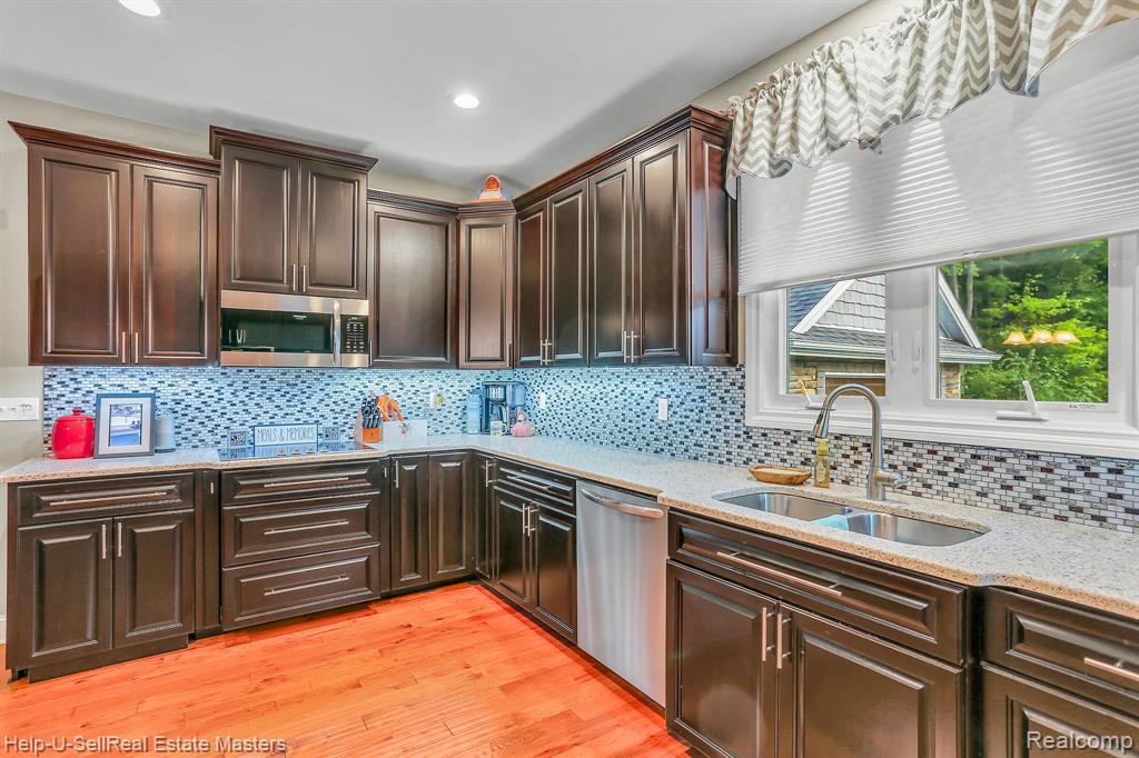 3152 Spruce Drive, Port Huron, MI 48060 — Photo 24