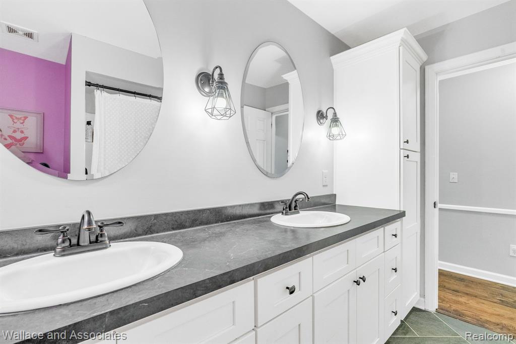 4290 GUILFORD Lane, Fort Gratiot, MI 48059 — Photo 36
