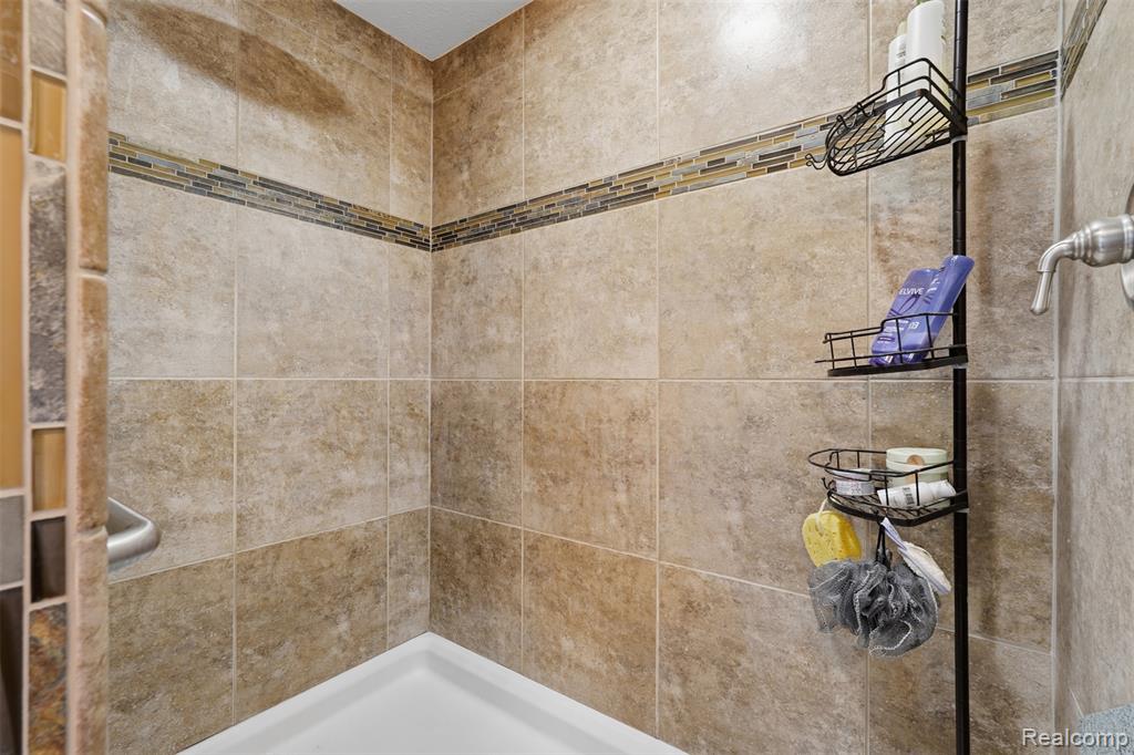 11197 Dogwood Court, South Lyon, MI 48178 — Photo 19