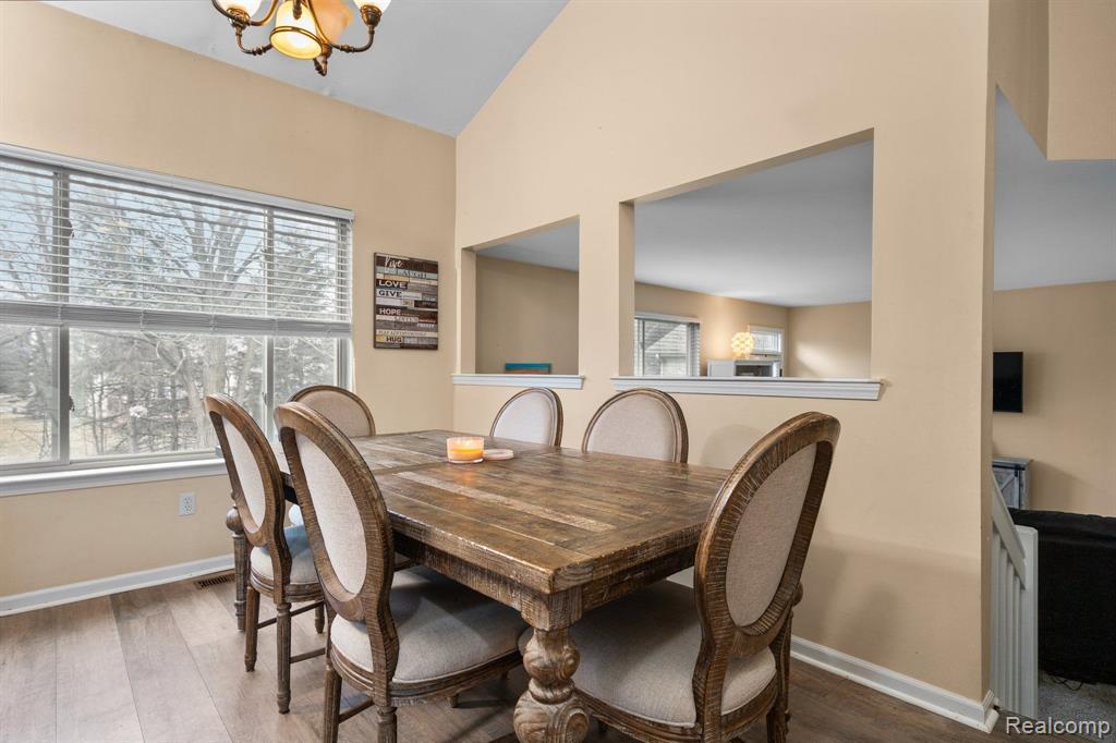 5617 VERSAILLES Avenue, Ann Arbor, MI 48103 — Photo 8