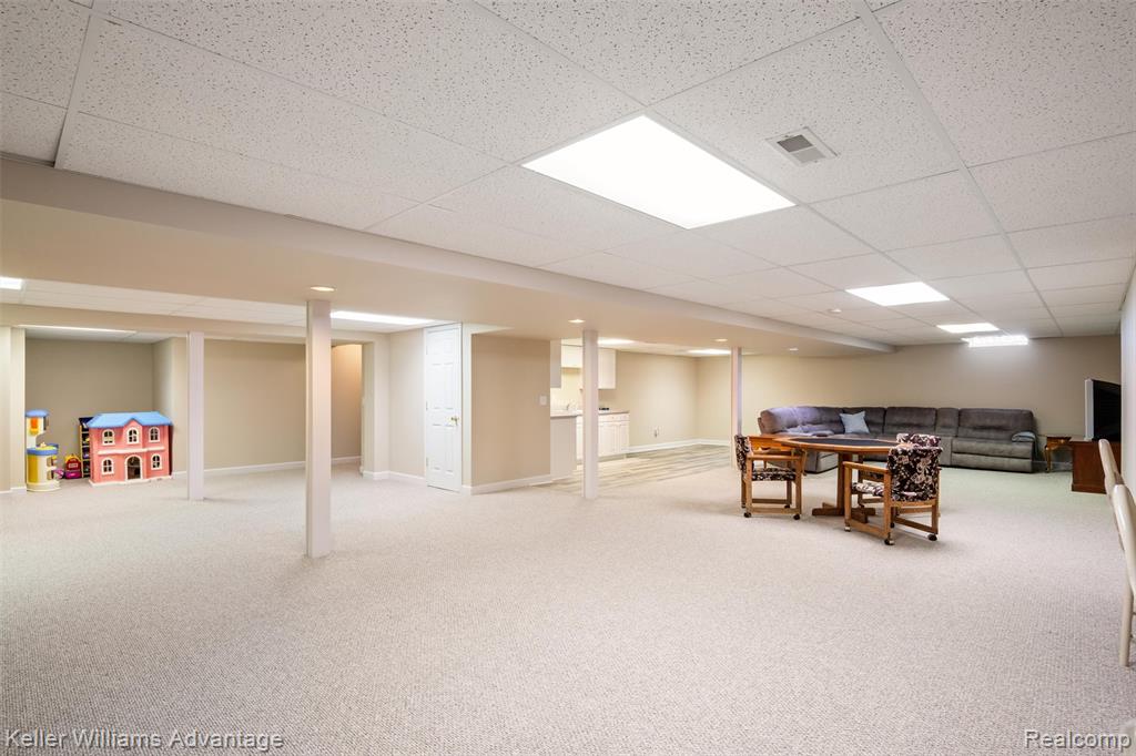 2850 Santia Drive, Troy, MI, 48085