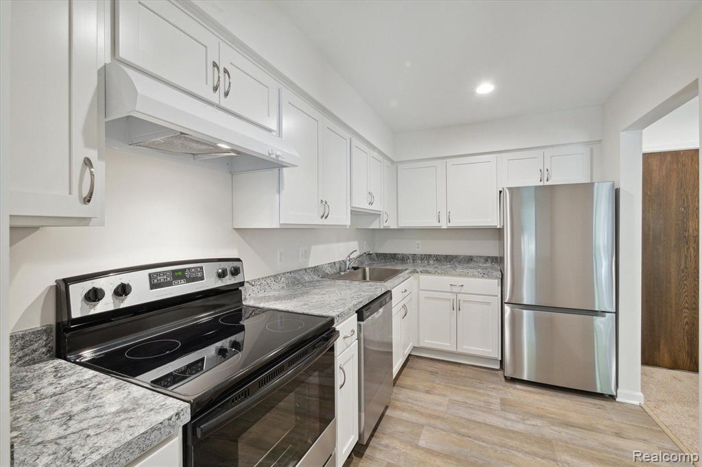 30535 W 14 MILE Road S, 16, Farmington Hills, MI 48334 — Photo 13