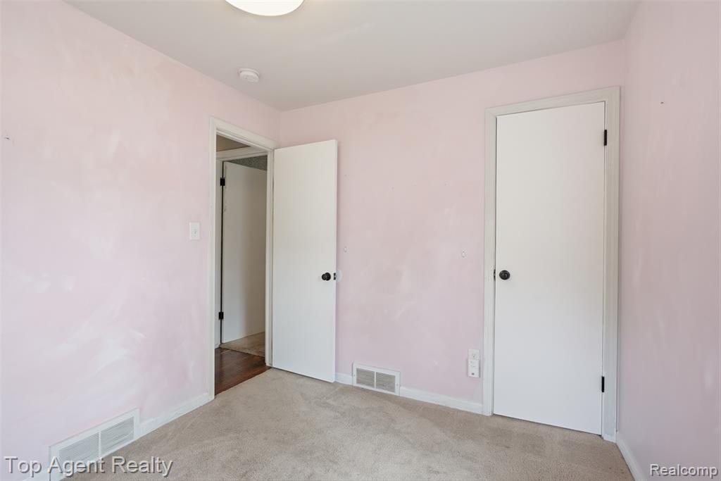 7048 Lapham, Waterford, MI 48329 — Photo 18