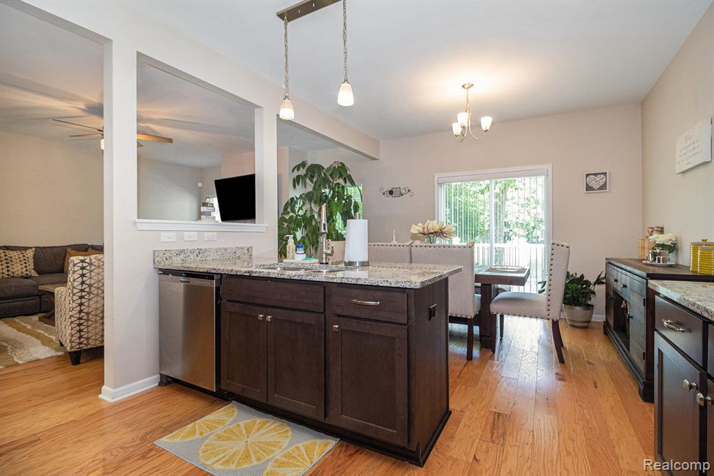 15893 PEBBLEBROOK Drive, Van Buren, MI 48111 — Photo 14