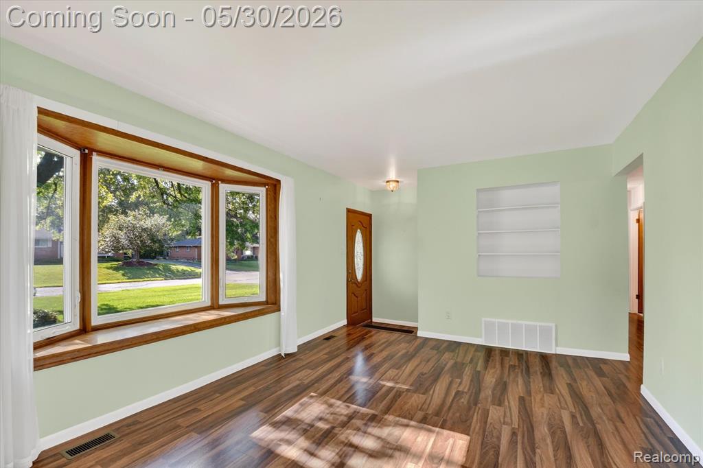 721 Robbinann Drive, Waterford, MI 48328 — Photo 6