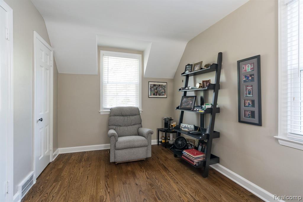 27714 California Drive NE, Lathrup Village, MI 48076 — Photo 22