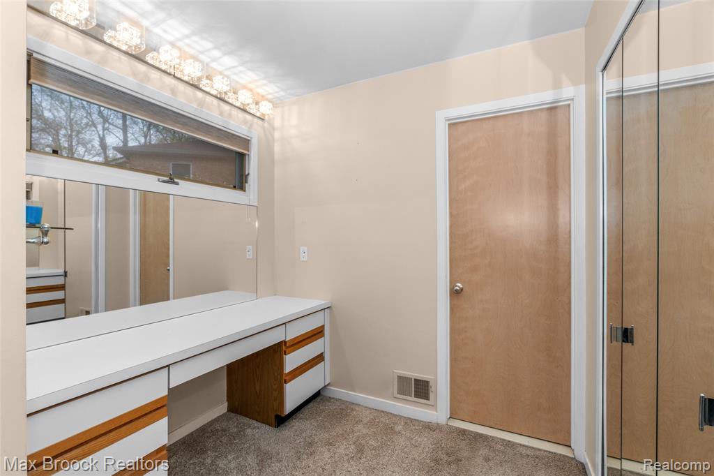 5199 Shenandoah Court, West Bloomfield, MI 48323 — Photo 22