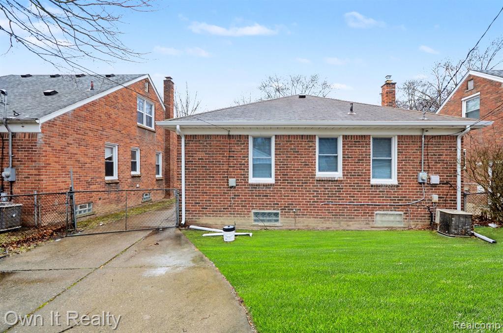 15574 Fox, Redford, MI 48239 — Photo 31