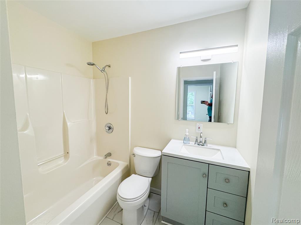 5323 Miller Road, Swartz Creek, MI 48473 — Photo 7