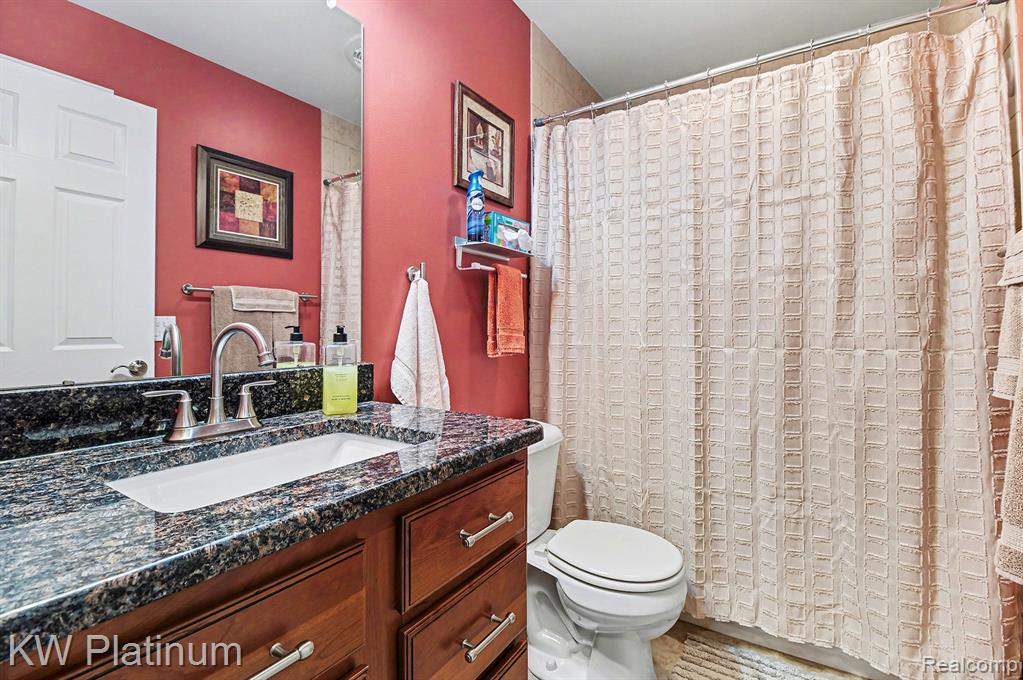 52458 Westfield Drive, Macomb, MI 48042 — Photo 14