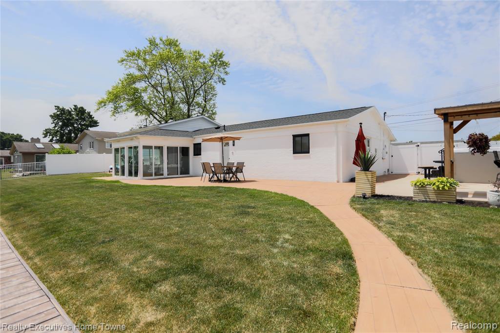 38146 Mast Street, Harrison Township, MI — Photo 14