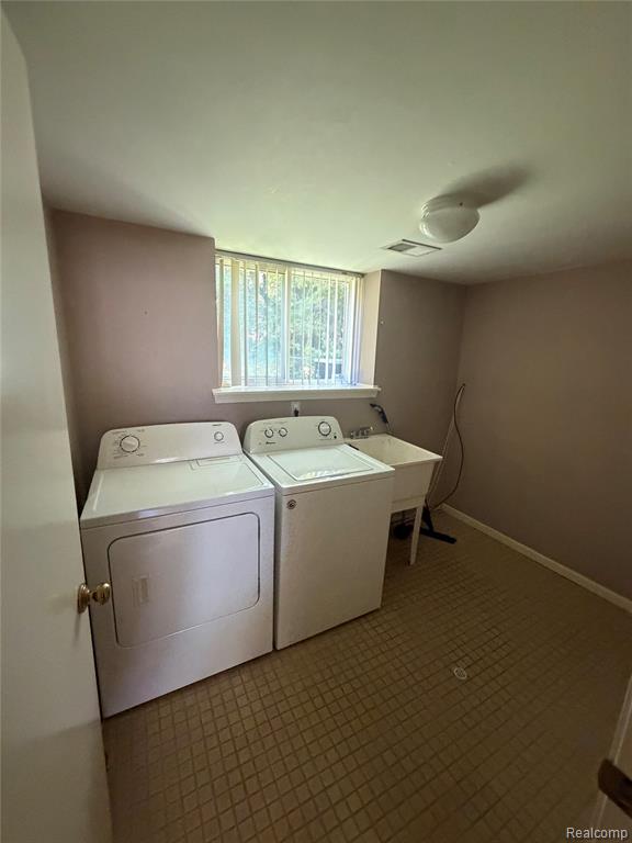 520 Springle Drive, Waterford, MI 48327 — Photo 23