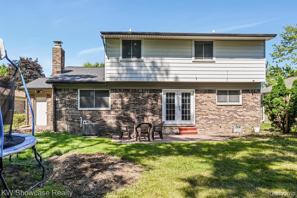 6322 CLARENDON Drive, Canton, MI 48187 — Photo 43