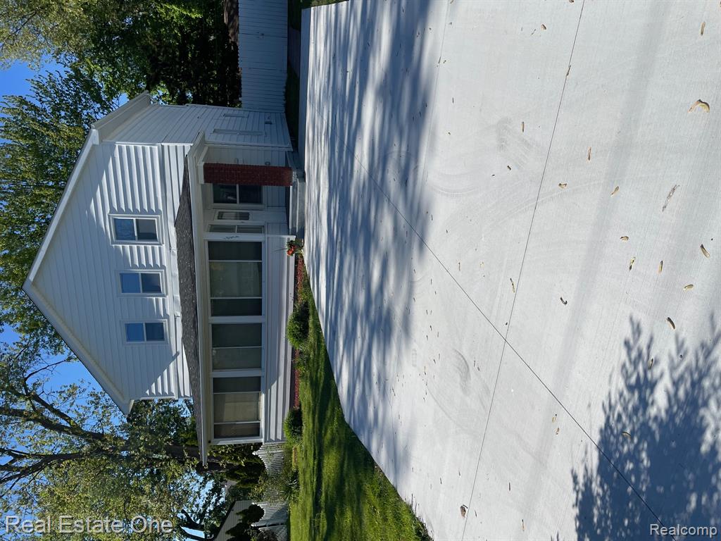 18475 Hazelwood Street, Roseville, MI 48066 — Photo 2