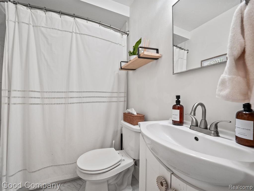 4344 HAMPTON Boulevard, Royal Oak, MI 48073 — Photo 12